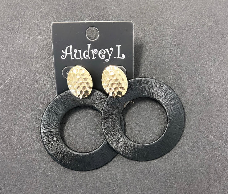 Audrey Earrings (Black)